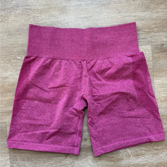 NVGTN Women's Berry Bike Shorts - Picture 2 of 3